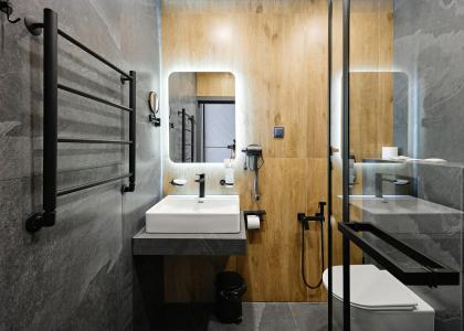 room 144 thumbnail 5